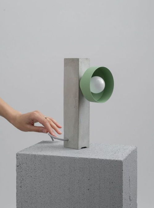 材質(zhì)交響曲 金屬結(jié)構(gòu)如何演繹高級(jí)感的產(chǎn)品碰撞美學(xué)