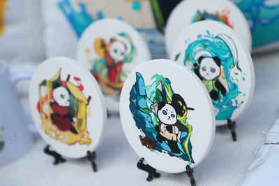 集市創(chuàng)新風(fēng) 127個(gè)項(xiàng)目同場競技，上海嘉年華奏響創(chuàng)新創(chuàng)業(yè)與工藝美術(shù)交響曲