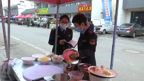 立案1起 銀川市場(chǎng)監(jiān)管部門(mén)開(kāi)展涼皮類(lèi)食品專(zhuān)項(xiàng)整治